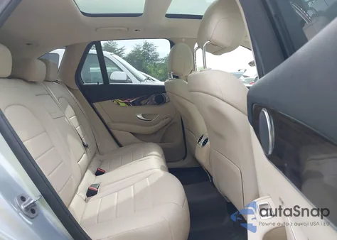 2021 Mercedes-Benz Glc 300 Suv z USA, uszkodzony, nr VIN W1N0G8DB3MF951309